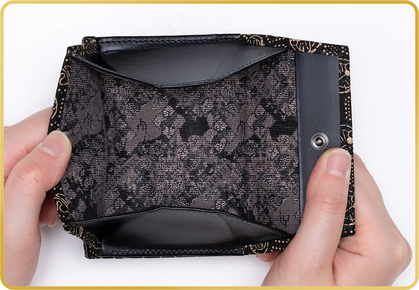 『ドラえもん』甲州印伝のミニウォレット イメージ