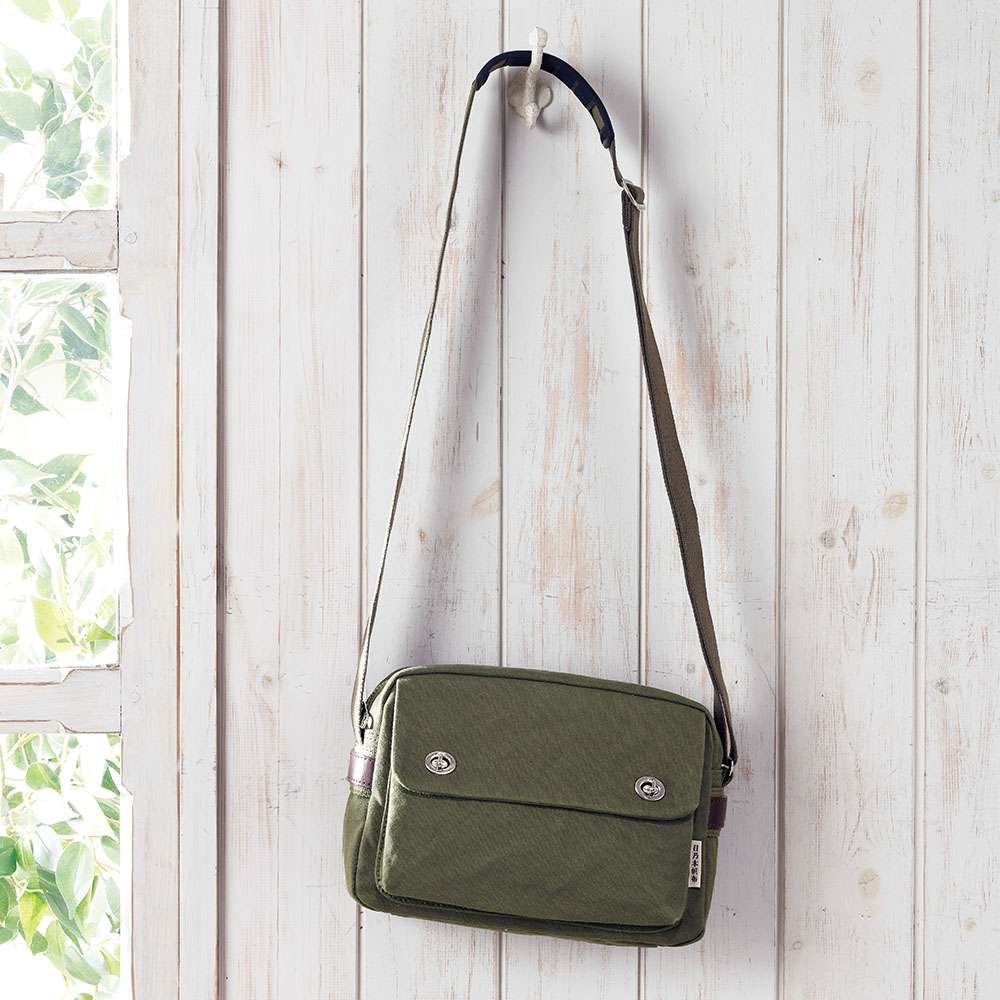 オリーブドラブ