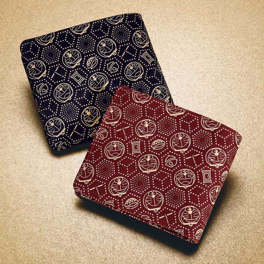 『ドラえもん』甲州印伝の二つ折り財布