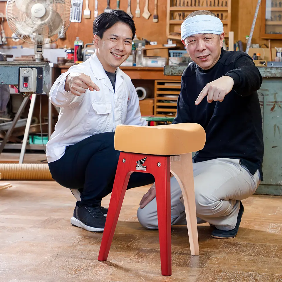 木工のデン 神野克昭さんと、本田技研工業サービスパーツ開発課 甲斐義大さん